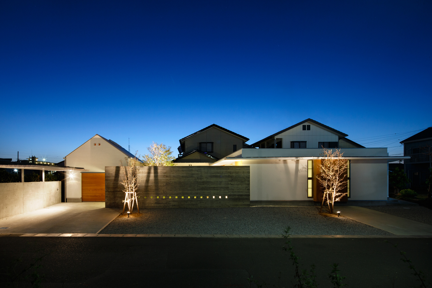 THE GARAGE HOUSE